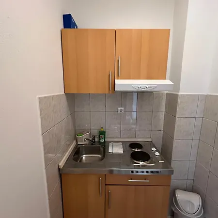 아파트 Sunce Economy With Kitchenette