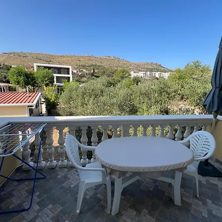 Sunce Economy With Kitchenette